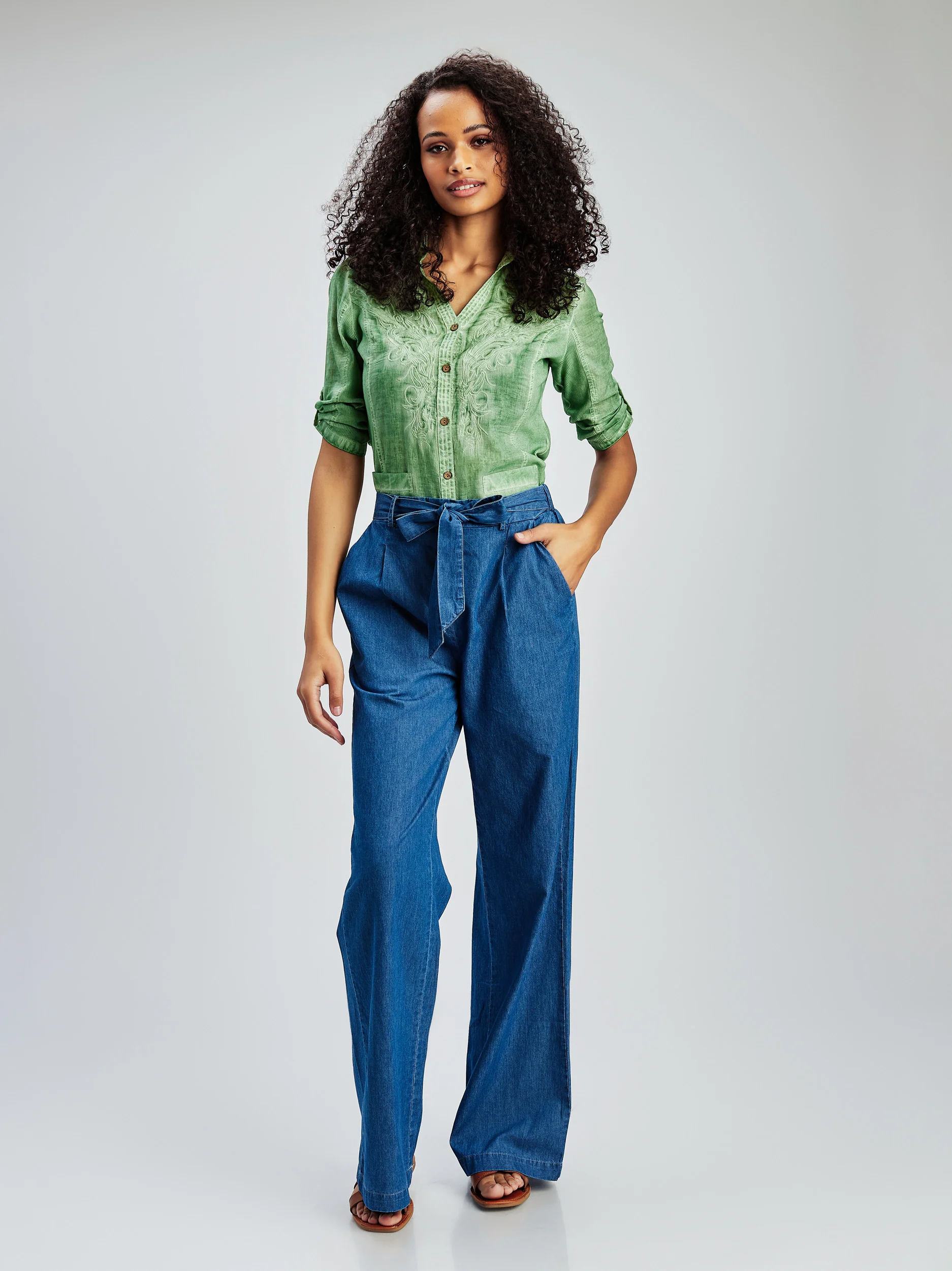 Blouse à manches 3/4 avec boutons - Image 2