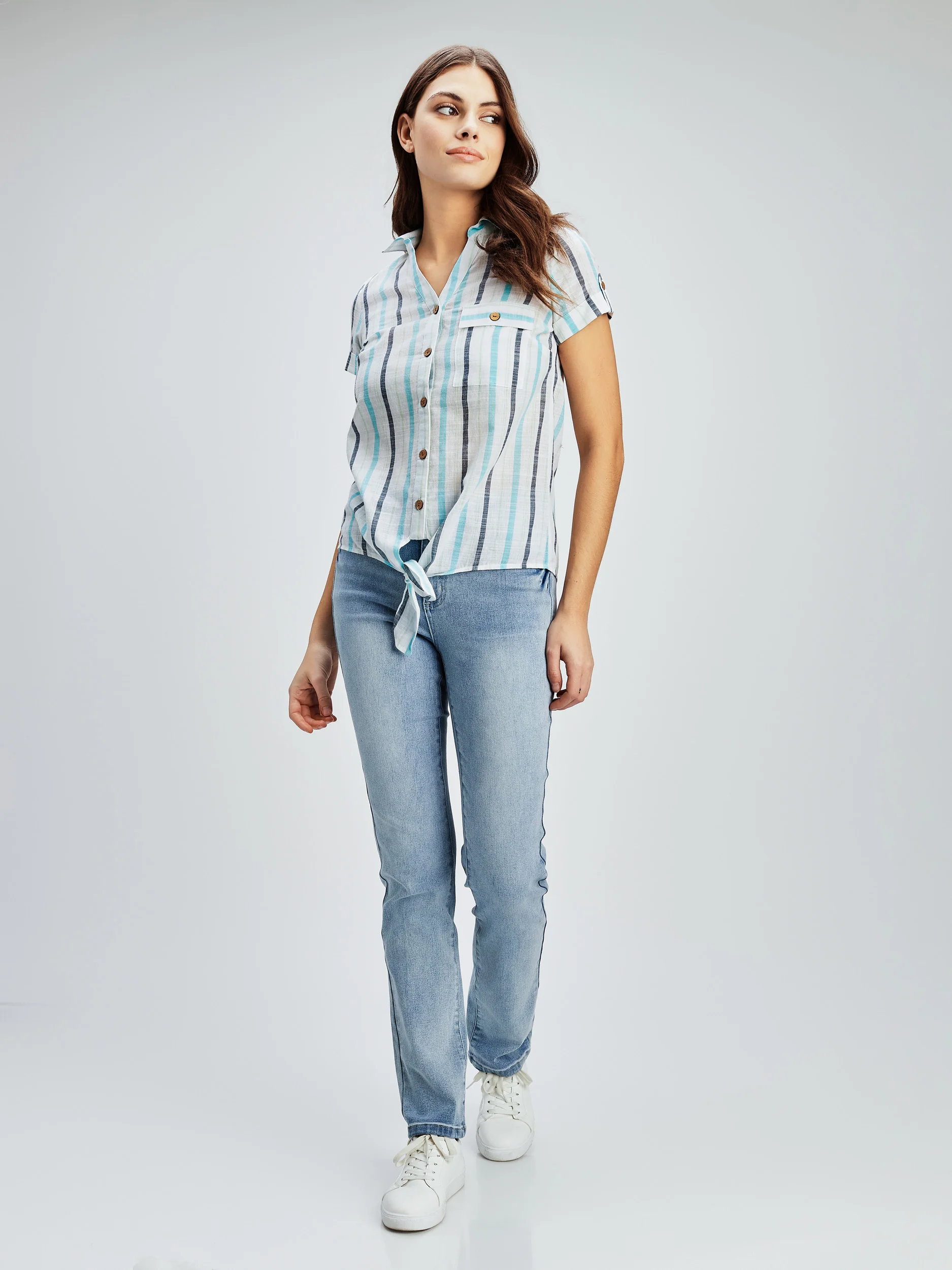 Blouse à manches courtes avec boutons - Image 7