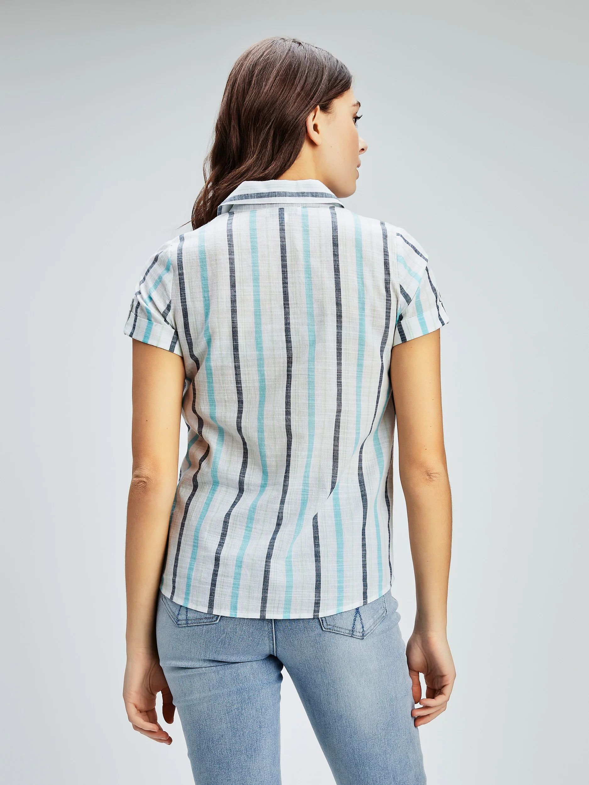 Blouse à manches courtes avec boutons - Image 9