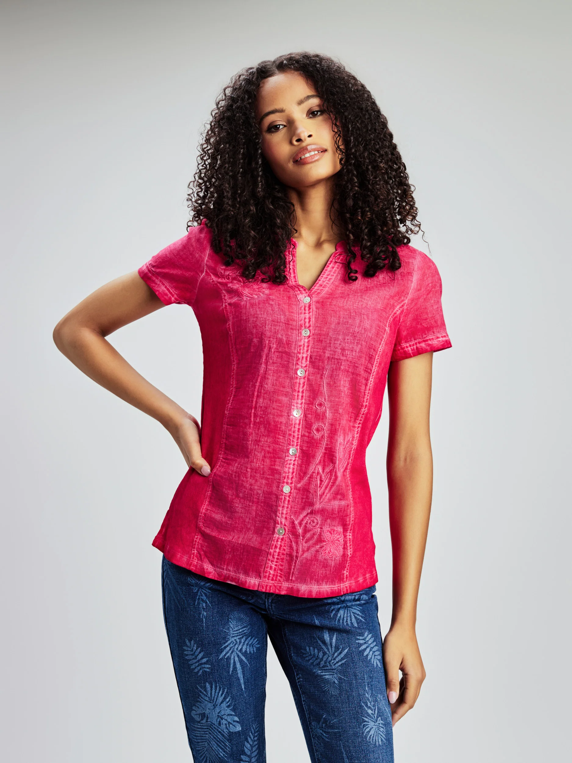 Blouse à manches courtes avec boutons
