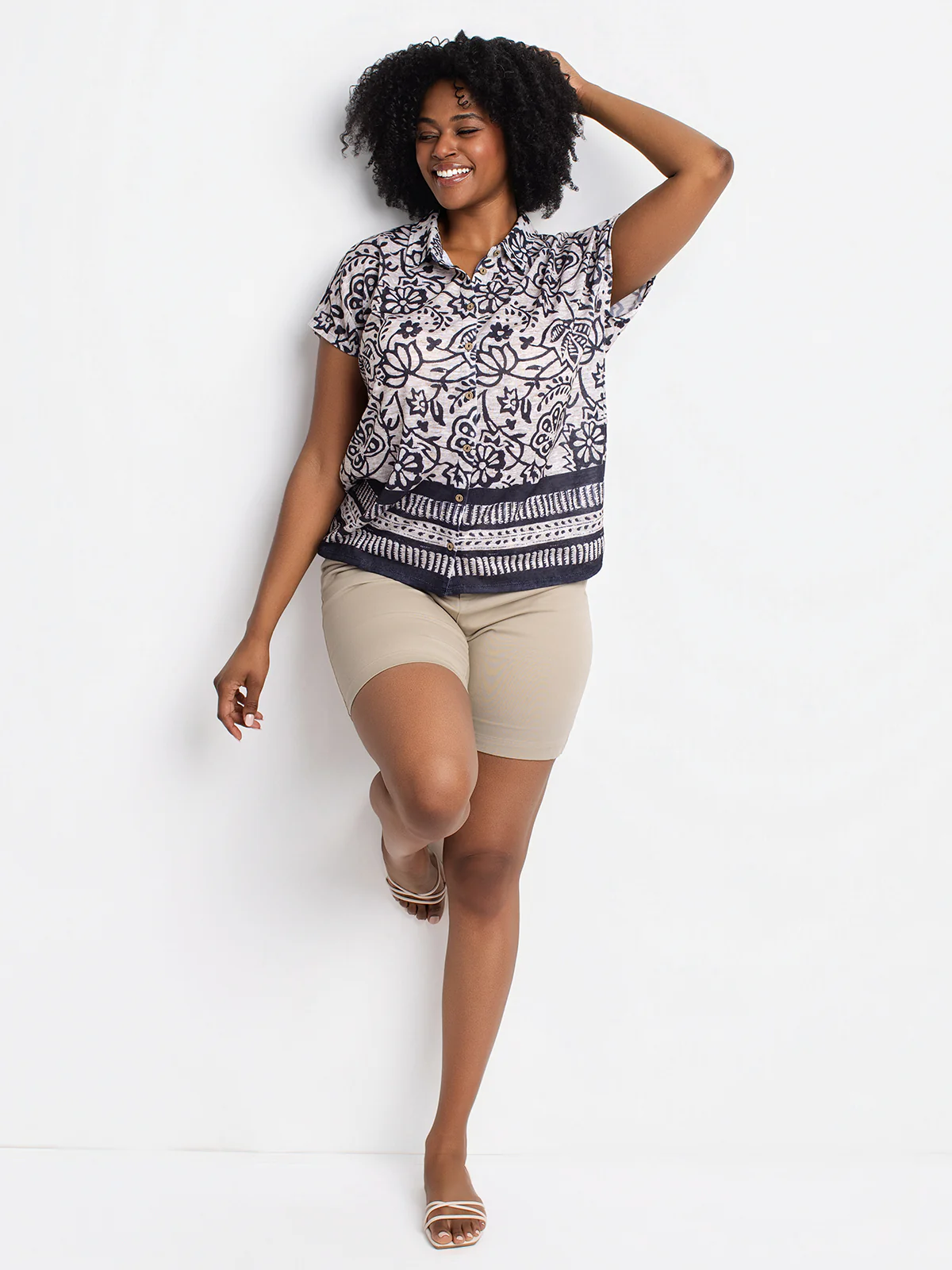 Blouse à manches courtes avec boutons - Image 2