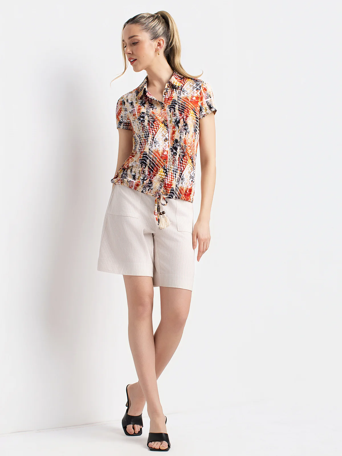 Blouse à manches courtes avec boutons - Image 3