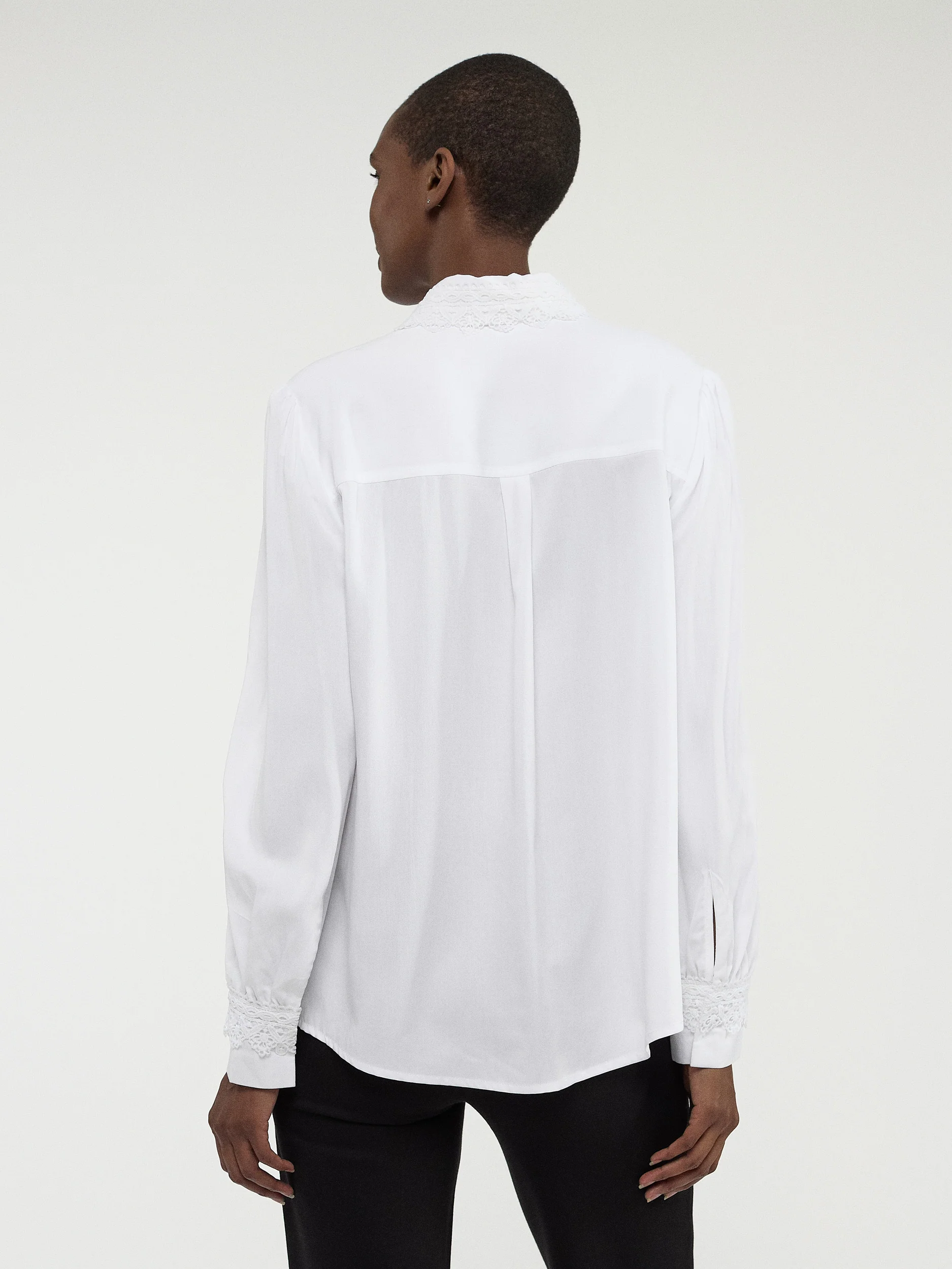 Blouse à manches longues avec boutons - Image 3
