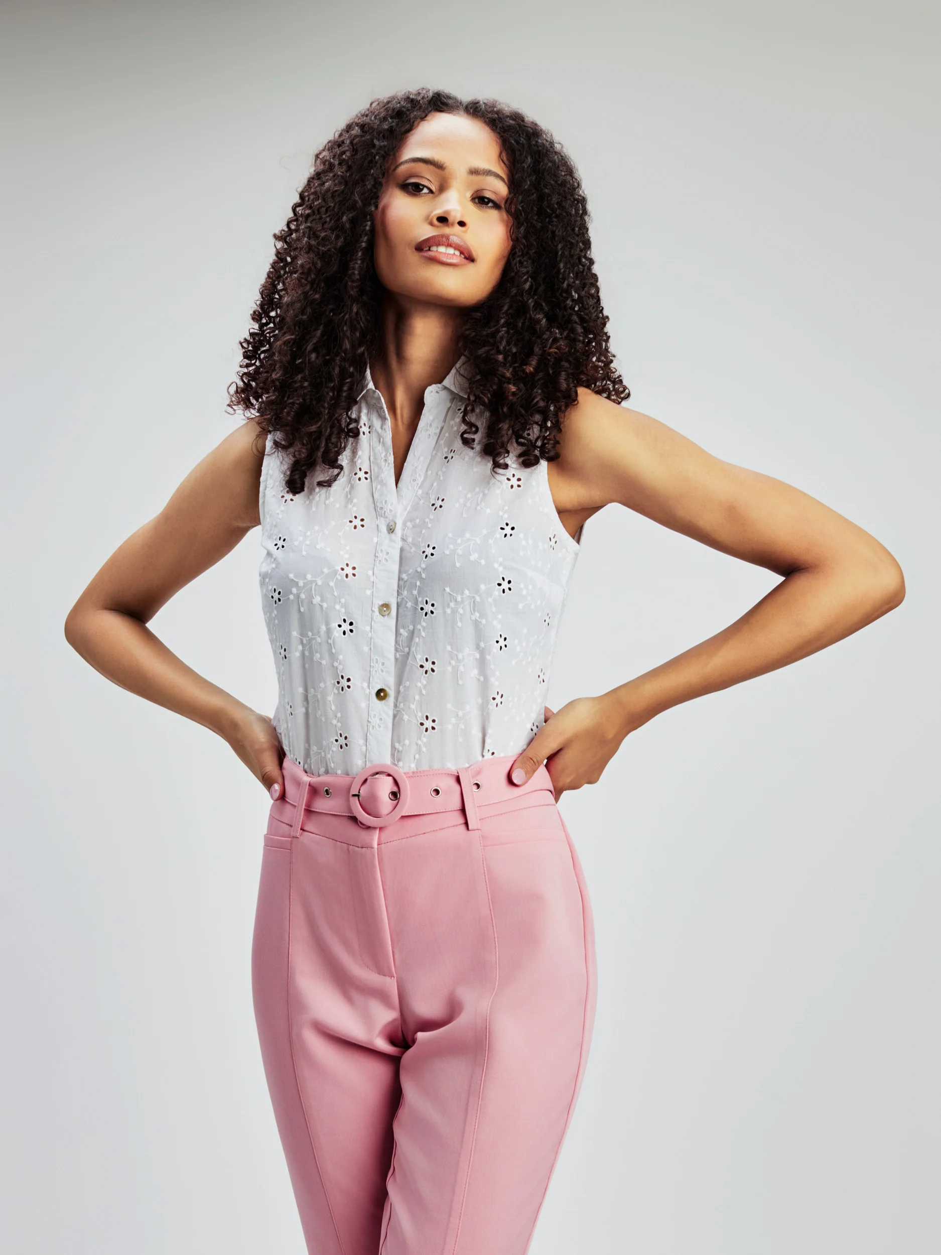 Blouse sans manches avec boutons
