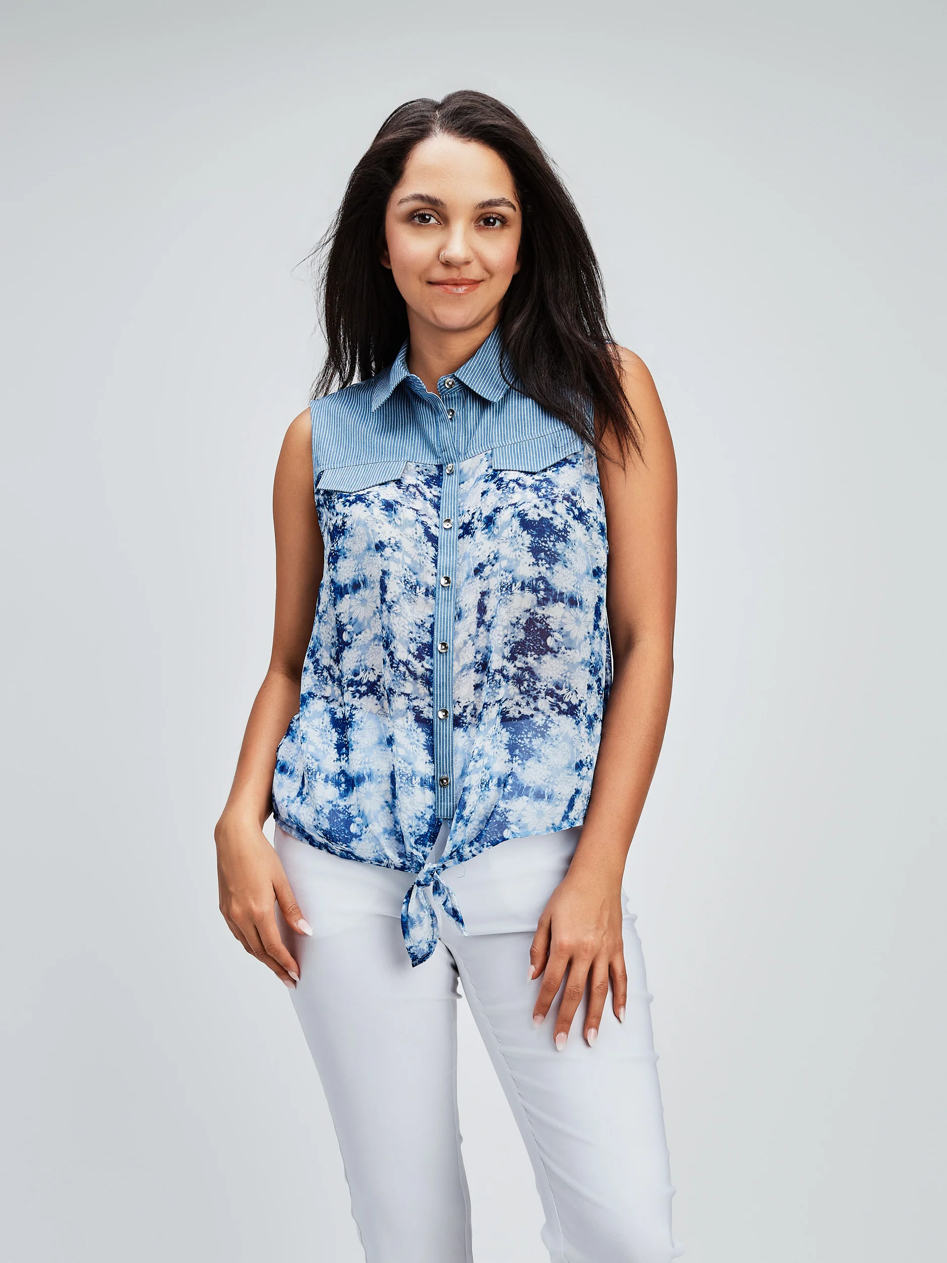 Blouse sans manches avec boutons