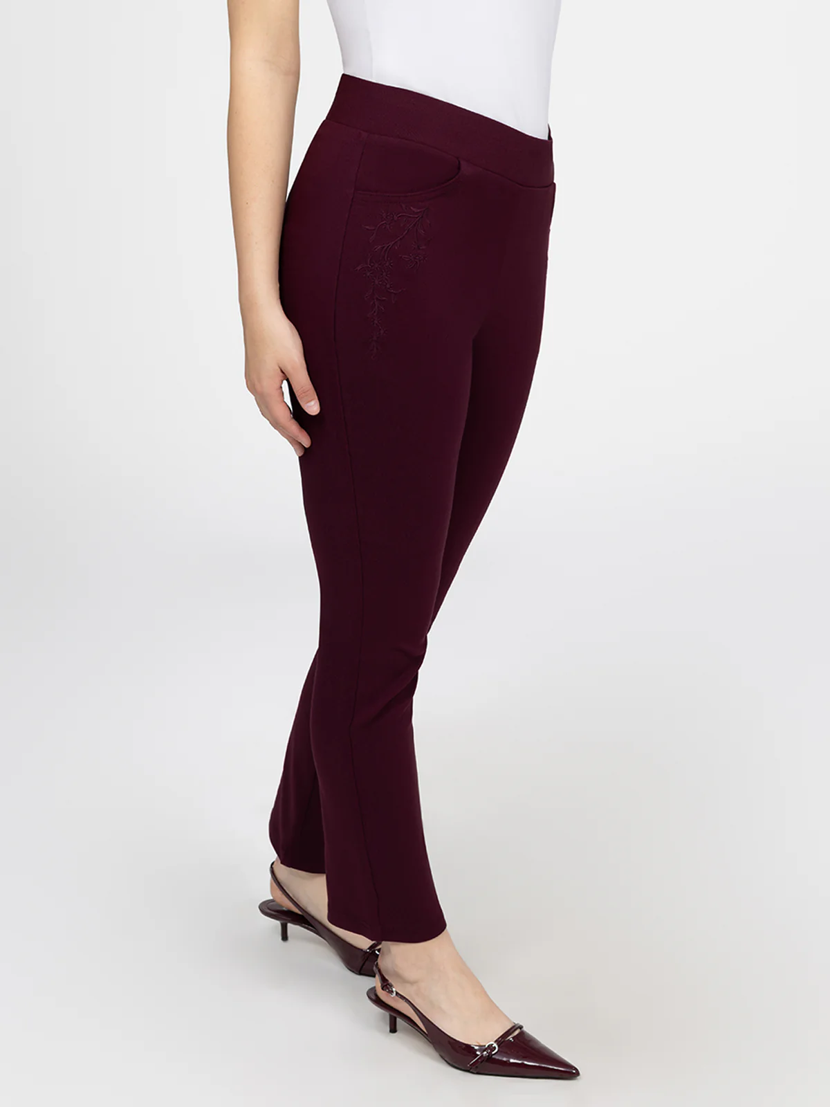 Pantalon droit semi-ajusté à enfiler - Petite - Image 7