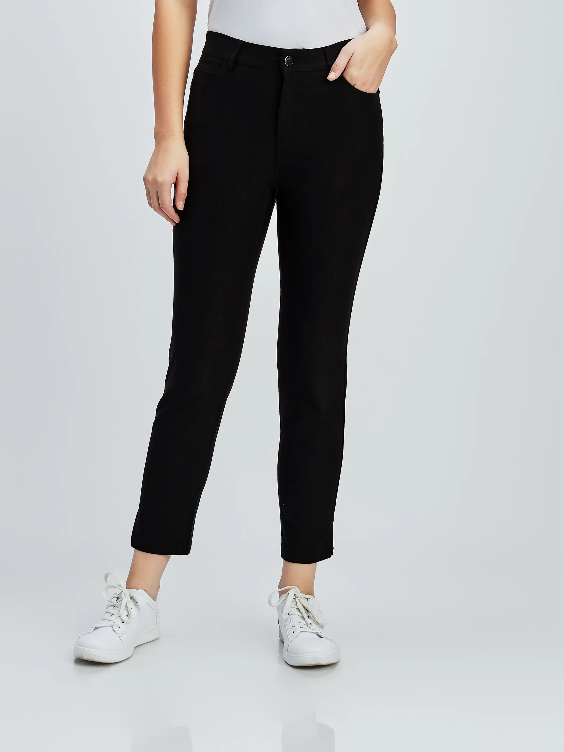 Pantalon droit semi-ajusté à la cheville